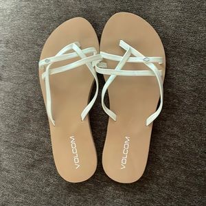 Brand new Volcom flip flops